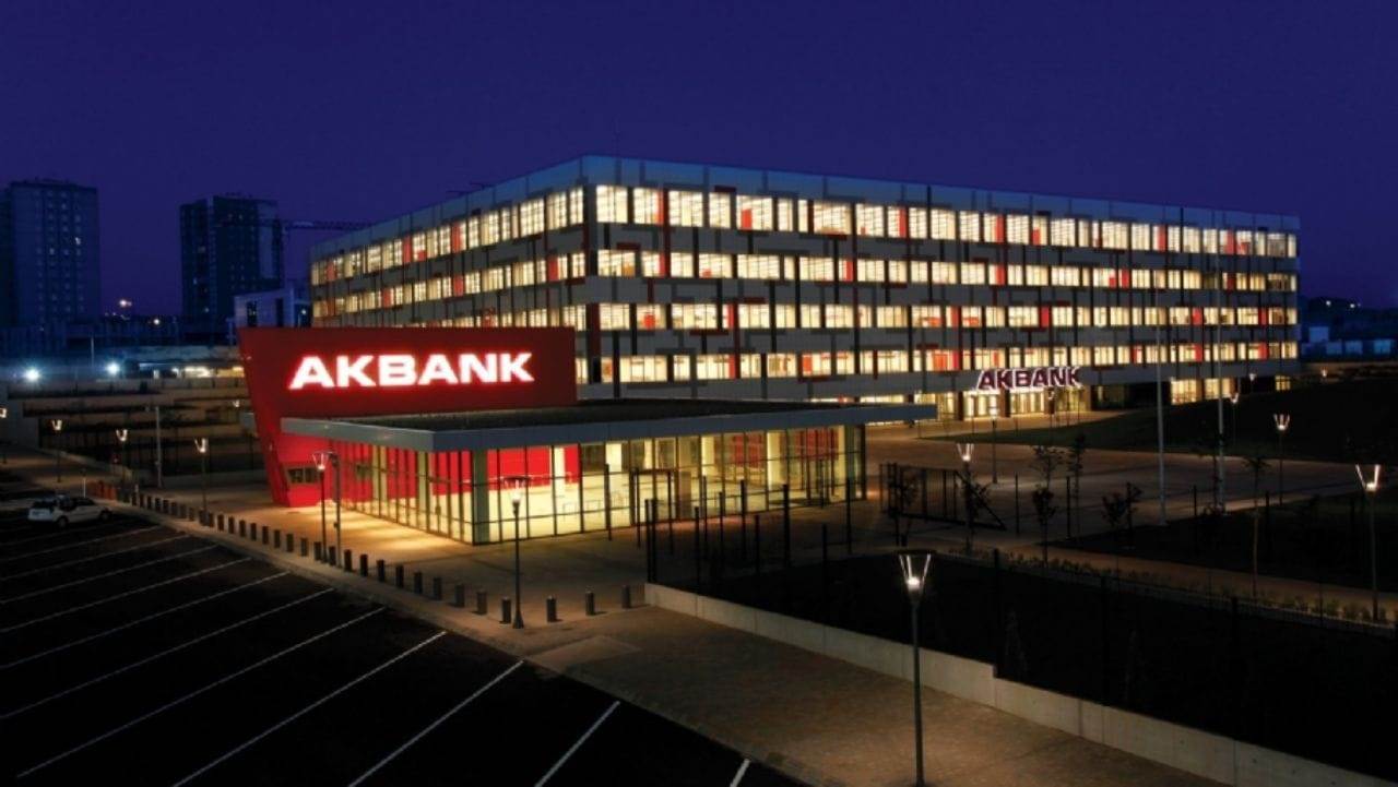 Akbank’ta Güvenlik Endişeleri: Hacklenen Hesaplar Müşteri Kaybını Tetikliyor
