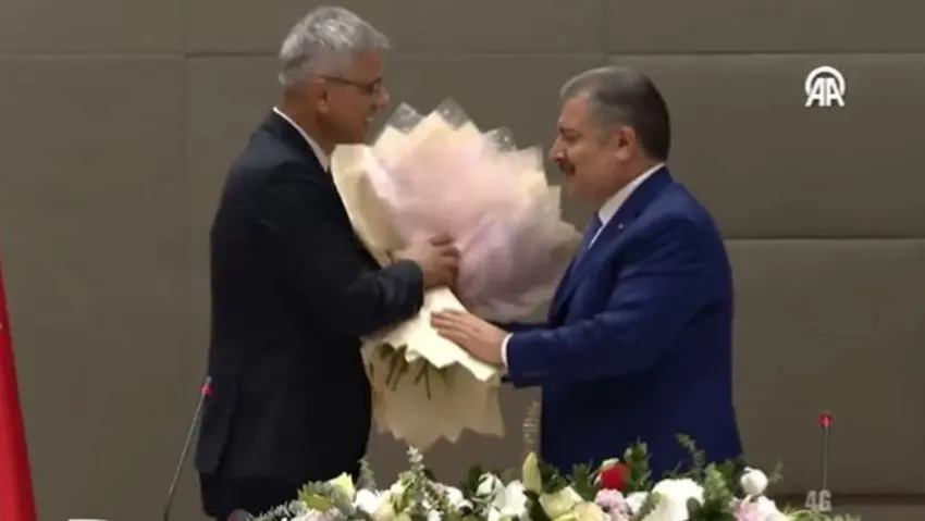 SON DAKİKA… Bakanlık görevinden ayrılan Fahrettin Koca’dan ilk açıklama