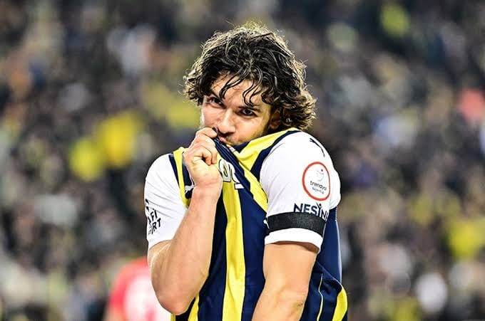 Ferdi Kadıoğlu Yuvadan Uçtu..