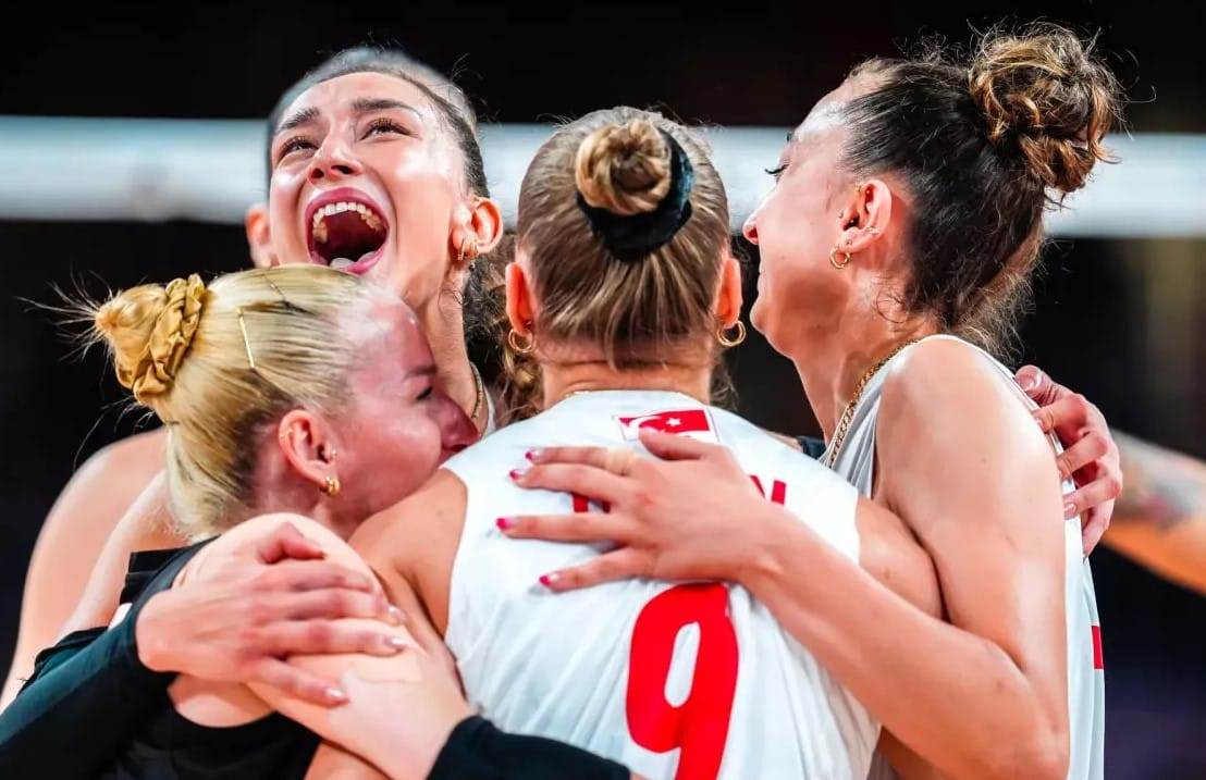 Filenin Sultanları Çin’i Devirdi… Olimpiyatlarda Yarı Finaldeyiz