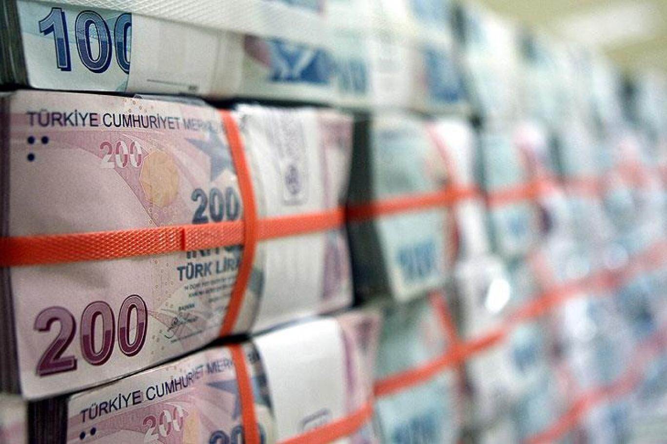 Bütçe temmuzda 97 milyar TL açık verdi