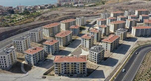 ERDOĞAN HATAY’DA 130 BİNİNCİ KONUTU TESLİM EDECEK, BAKAN KURUM: YAPACAĞIZ DERSEK YAPARIZ