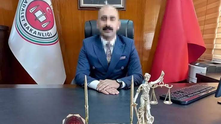 SEVGİLİSİNİN ESKİ SEVGİLİLERİNİ GÖZALTINA ALDIRAN SAVCI İLE İLGİLİ KRİTİK KARAR