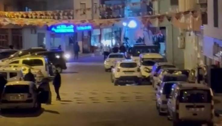 İZMİR’DE POLİSLERE SİLAHLI SALDIRI: 2’Sİ AĞIR 3 POLİS YARALI