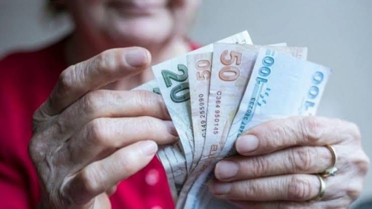 SSK VE BAĞ-KUR EMEKLİSİ OCAK 2025 ZAMMI BELLİ OLUYOR, İŞTE BEKLENEN ORANLAR