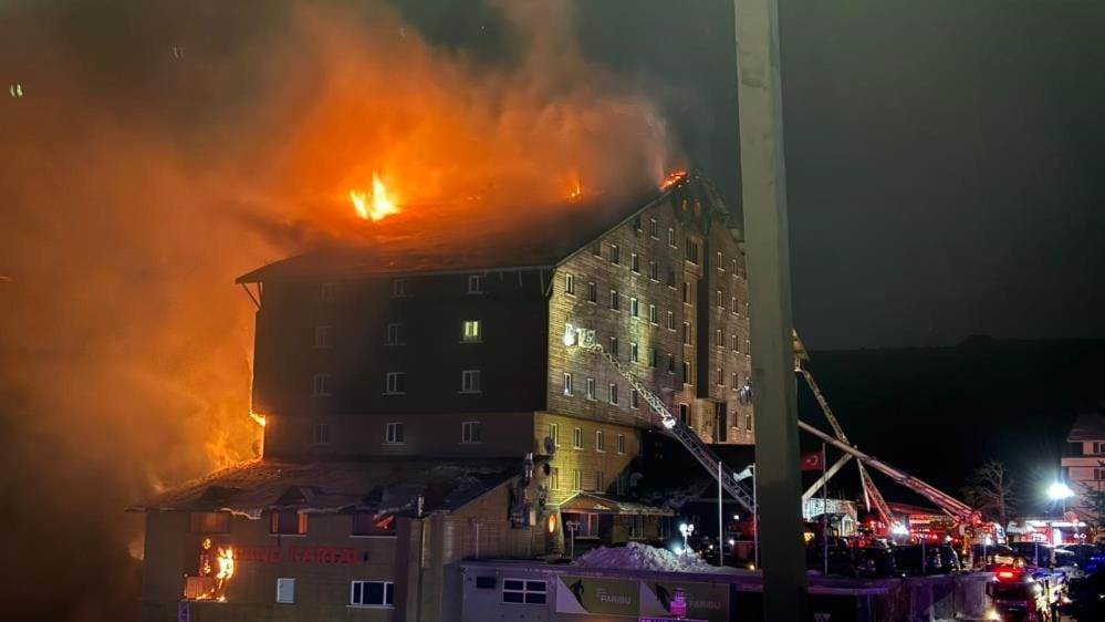BOLU KARTALKAYA’DA OTEL YANGINI: ÖLÜ SAYISI ARTIYOR