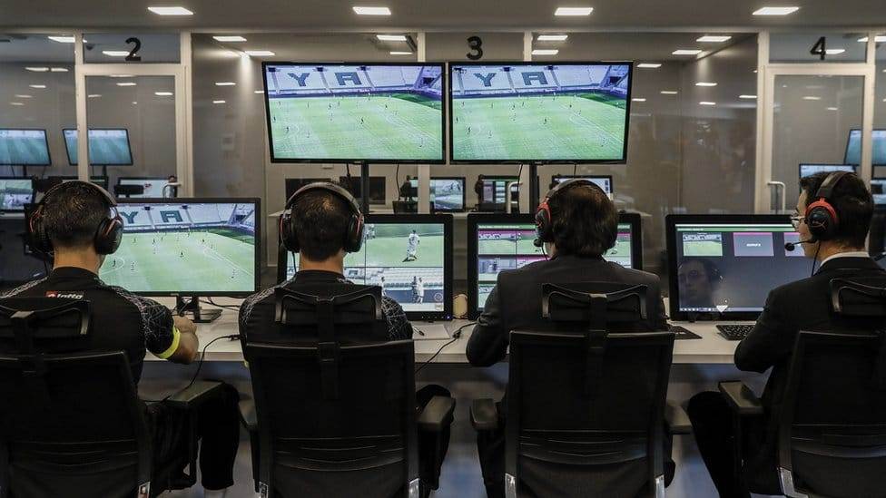 YABANCI VAR HAKEMLERİ NE KADAR KAZANIYOR? TARTIŞMALAR SÜRÜYOR