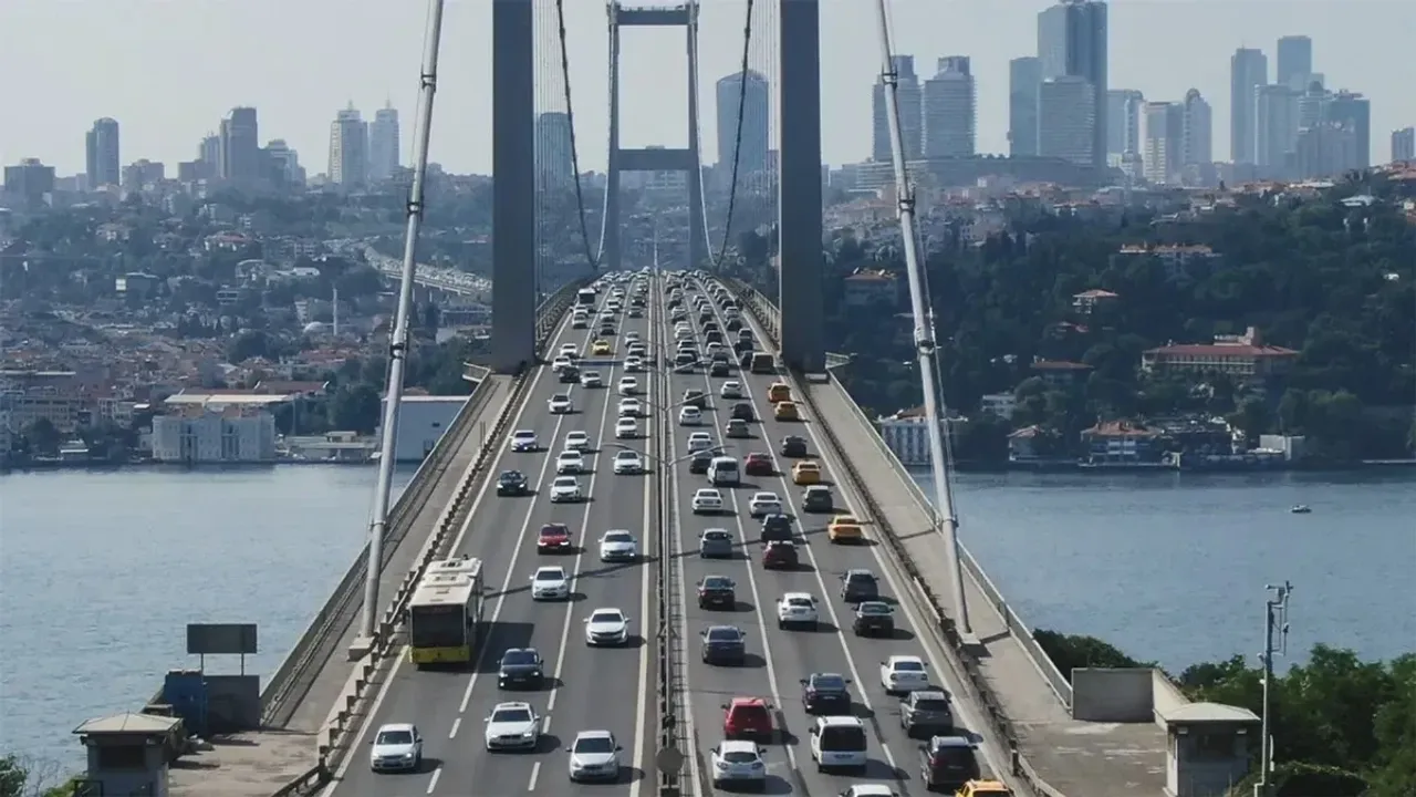 ARAÇ SAHİPLERİ HER DEFASINDA 1000 TL ÖDEMEKTEN BIKTI