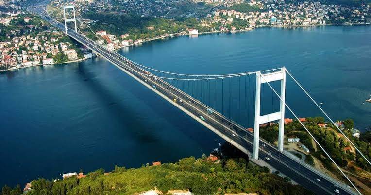 2025 YILI KÖPRÜ VE OTOYOL GEÇİŞ ÜCRETLERİ AÇIKLANDI! İŞTE YENİ TARİFE