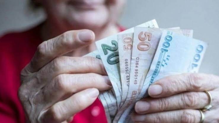 EN DÜŞÜK EMEKLİ MAAŞI BELLİ OLDU: TEKLİF TBMM KOMİSYONU’NDA KABUL EDİLDİ