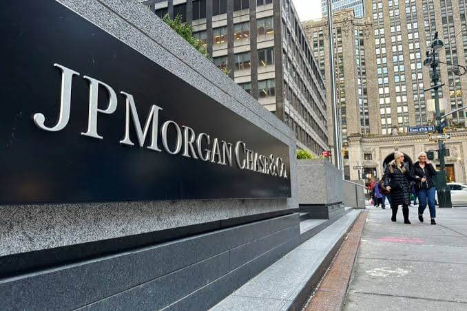 JPMORGAN TÜRK BANKALARI İÇİN HEDEF FİYATLARINI GÜNCELLEDİ: YENİ DEĞERLEMELER AÇIKLANDI