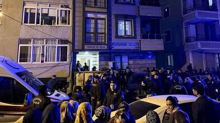 EYÜPSULTAN’DA KAN DONDURAN CİNAYET! AYNI AİLEDEN 4 KİŞİ ÖLDÜRÜLDÜ