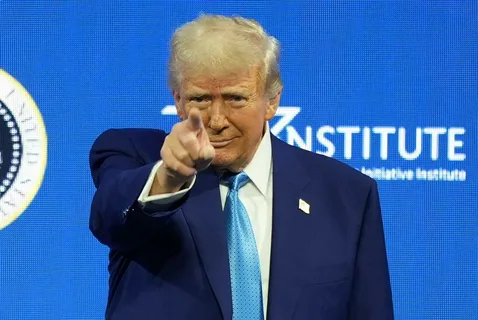Trump Önemli Koltuklardaki İki Devlet Görevlisini Görevden Aldı
