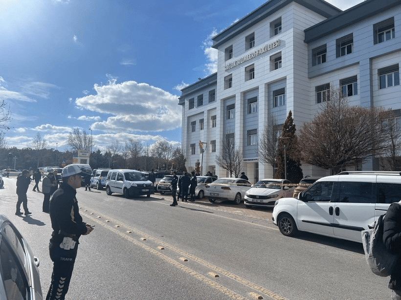 Son Dakika.... Selçuk Üniversitesi'nde Silahlı Saldırı 2 image 189