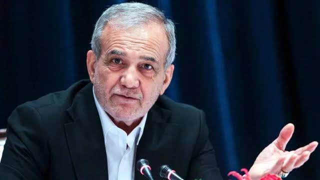 İRAN CUMHURBAŞKANI PEZEŞKİYAN EKONOMİK KRİZ NEDENİYLE HALKTAN ÖZÜR DİLEDİ: “BU EKONOMİK SAVAŞI KAZANACAĞIZ”