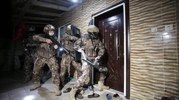 54 İLDE DEV TEFECİ OPERASYONU: 334 GÖZALTI, 123 TUTUKLAMA!