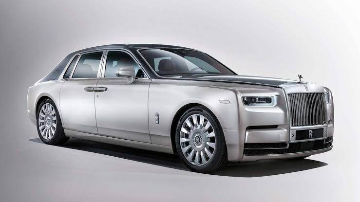 EN UCUZ ROLLS-ROYCE TÜRKİYE’DE! ÖTV DÜZENLEMESİYLE LÜKS OTOMOBİLLER ZİRVEYE ÇIKIYOR