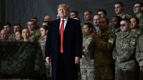 Trump Ordudaki Kıyıma Devam Ediyor, Bu Sefer Bir Amiral Görevden Alındı