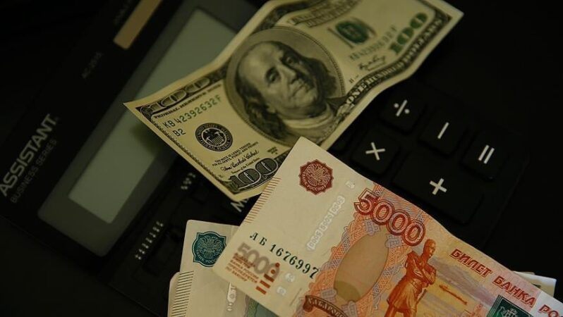 Putin’in rublesi, Trump’ın dolarını geride bırakıyor.