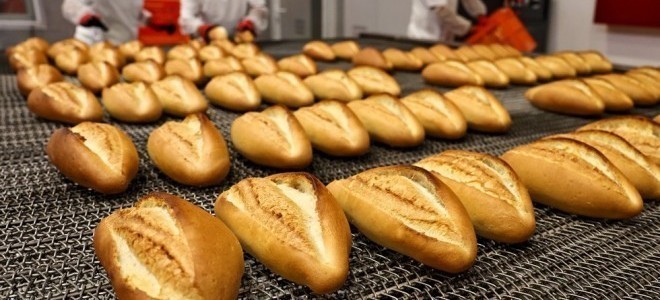 Samsun’da mahkeme kararıyla ekmek fiyatları 10 liraya indirildi.