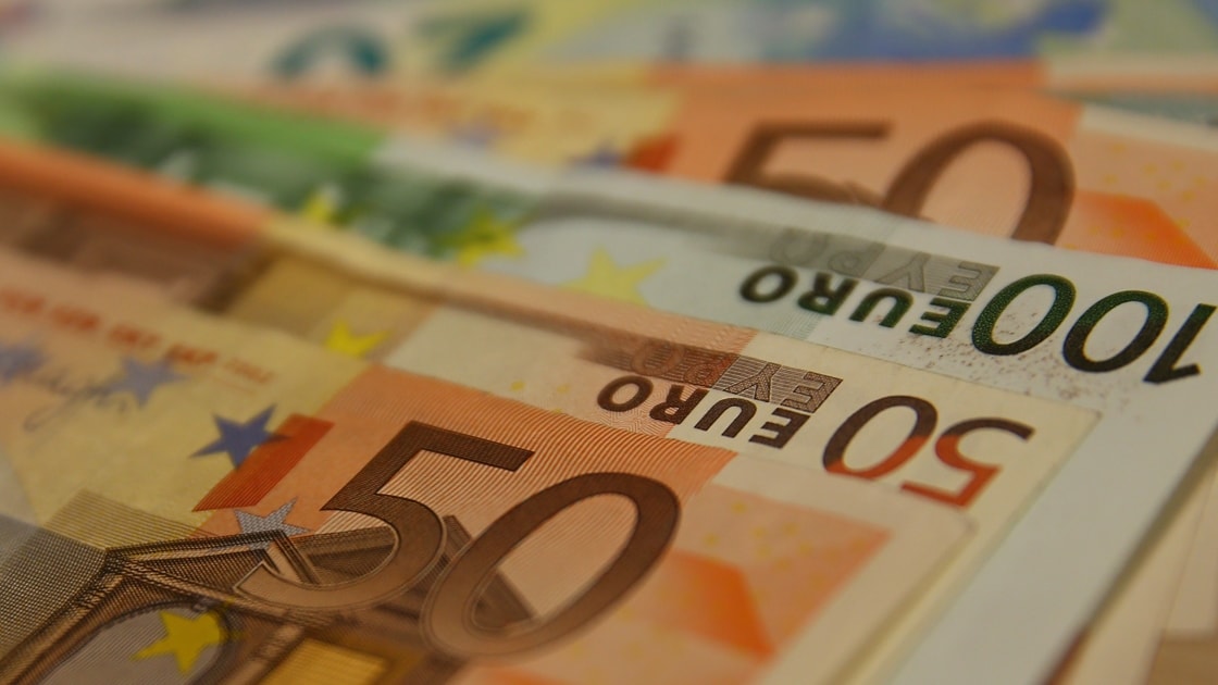 AB’nin dış ticaretinde martta 35,3 milyar euro fazla oluştu.