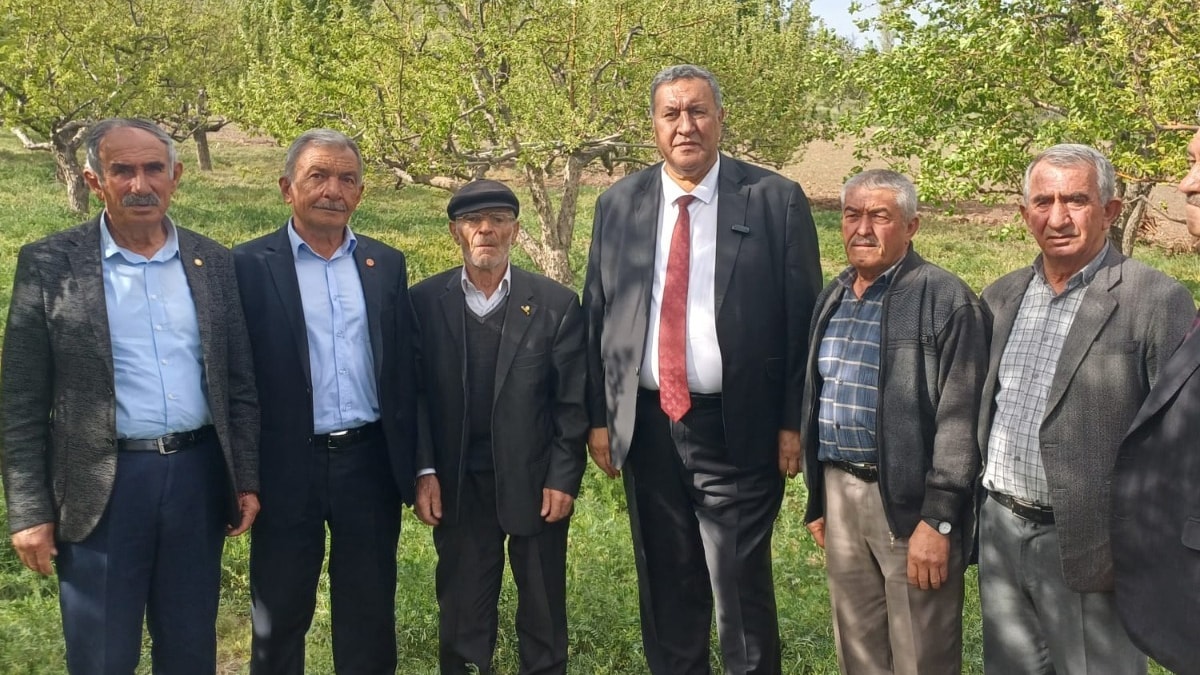 CHP’li Gürer: Zirai don bahçeleri etkiledi, geçti.