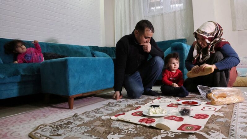 Her 5 aileden biri fakir.