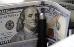 Özel sektörün yurt dışı kredi borcu 182 milyar doları geçti.