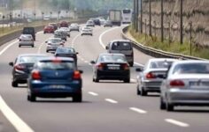 TÜİK duyurdu: Nisan ayında trafiğe kayıtlı araç sayısı açıklandı.