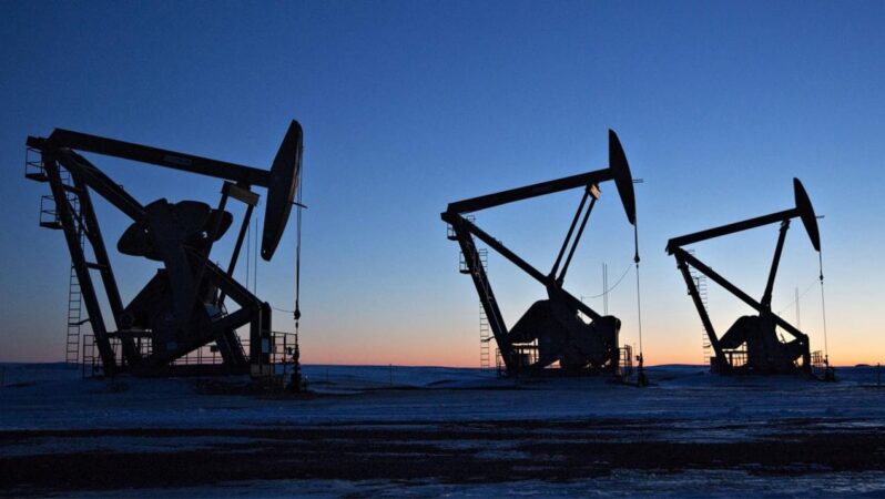 Yeni günde petrol fiyatları düşüyor