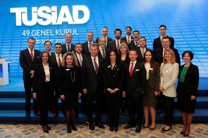 TÜSİAD’ın Ağır Topları Kokteyli Pas Geçti: “Sermaye Korkaktır” Yorumu Gündemde