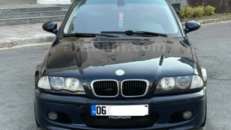 2 Milyar Borç, 350 Binlik BMW: Müflis Bankacının 25 Yıllık Aracı İhaleye Çıkıyor