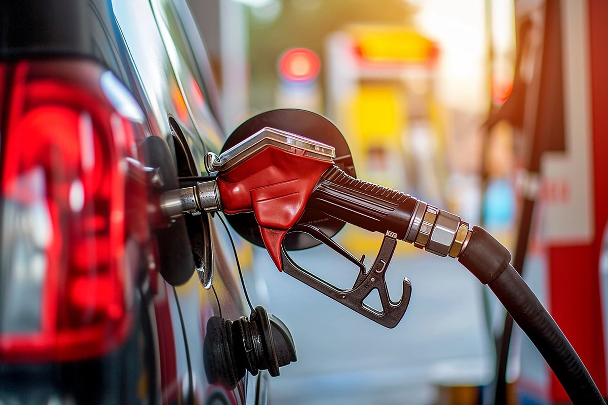 Akaryakıtta füzeyle etkili artış: Bu gece motorin ve benzine zam yapılacak!