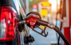 Akaryakıtta tarihi indirim: Motorine tek seferde en büyük indirim uygulandı