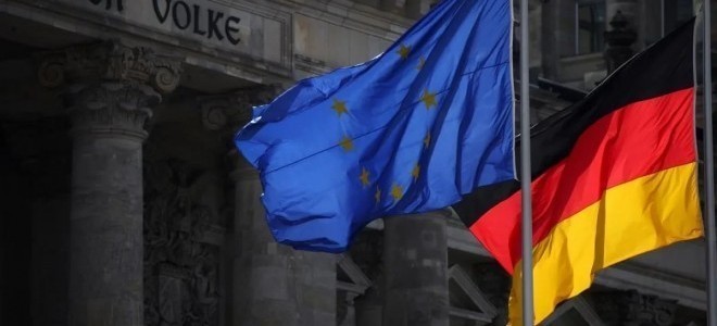 Alman ekonomisi tekrar büyüme dönemine girdi.