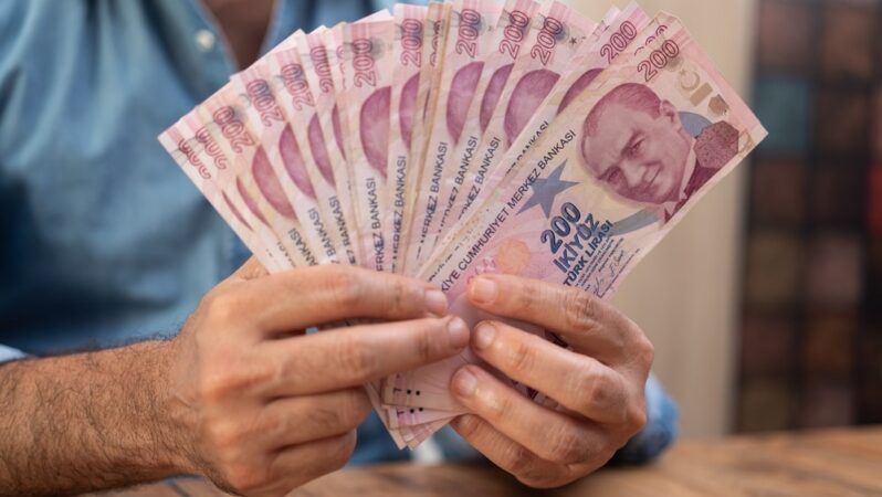 Asgari ücret artışı enflasyonu nasıl etkiler? SGK uzmanı tüm ayrıntılarıyla açıkladı.