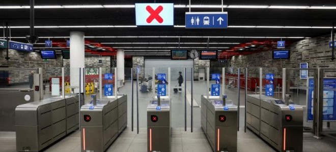 Belçika’da işçiler hükümetin kemer sıkma önlemlerine karşı greve başladı.