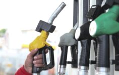 Benzine büyük indirim yolda.