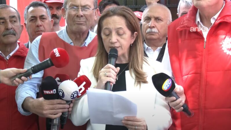 DİSK TÜİK önünde: ‘Ekmeğimize dokunmayın’