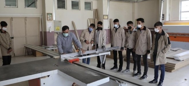 Diyarbakır’daki liseler fabrikanın verimliliğinde çalıştı: 3 yılda 459 milyon lira gelir elde edildi!