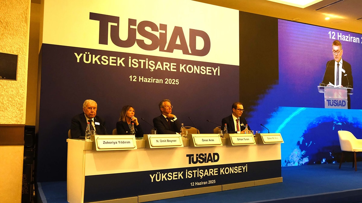 Ekonomi sadece para politikası değildir.