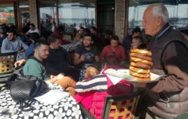 Emekliden 732 simit alan AKP