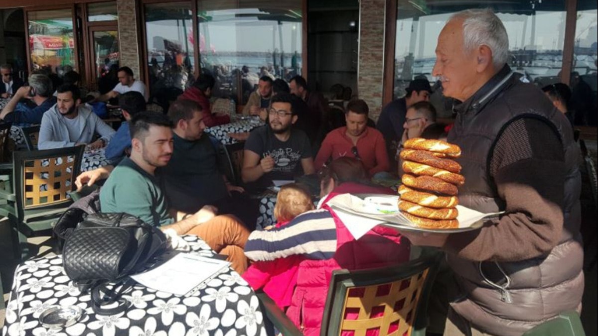 Emekliden 732 simit alan AKP
