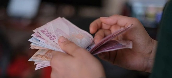 Hükümetin kamu işçilerine yönelik zam teklifinin tarihi belirlendi.