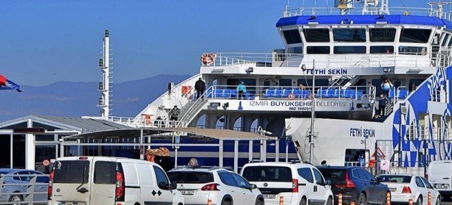 İzmir’de feribot bilet fiyatları artırıldı.