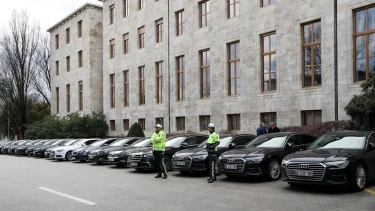 Kamuda tasarruf yine sadece lafta kaldı.