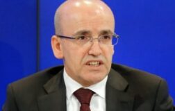 Mehmet Şimşek, Piyasa Katılımcıları Anketi’ni inceledi.