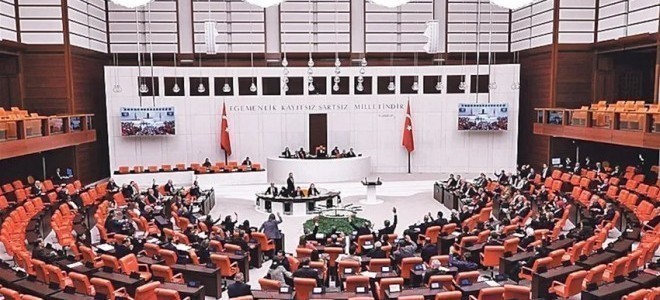Önerge onaylandı: TBMM’nin çalışma süresi bir ay süreyle uzatıldı.