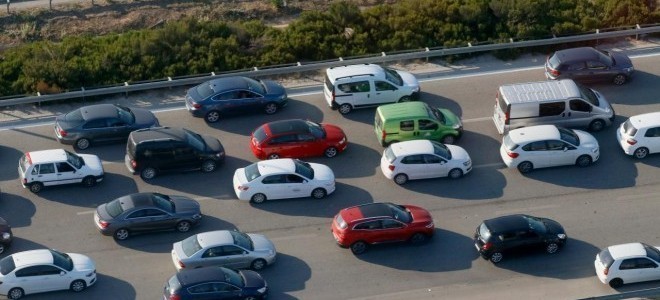 Otomotiv pazarı Mayıs’ı 100 bin barajının üzerinde kapadı.