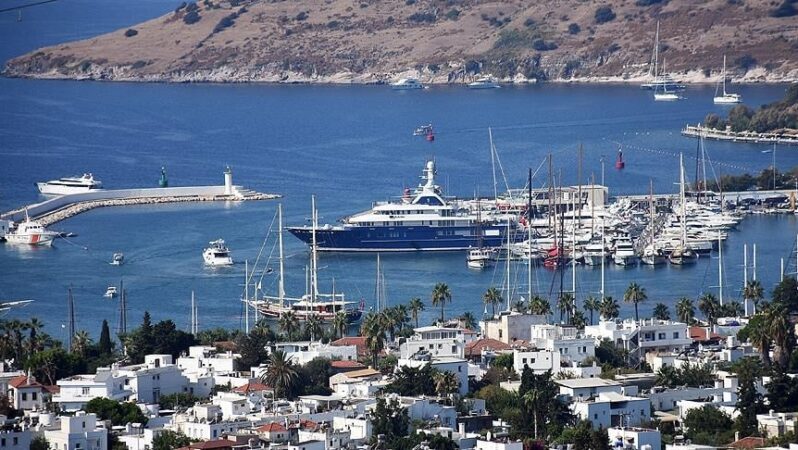 Plaja giriş için zengin olmak gerekiyor! 10 bin TL’lik giriş ücretiyle Bodrum ilk sırada